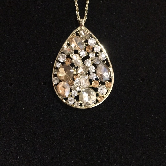 NWOT LOFT Large Crystal Teardrop Pendant Long Necklace gold tone chain - Picture 9 of 11